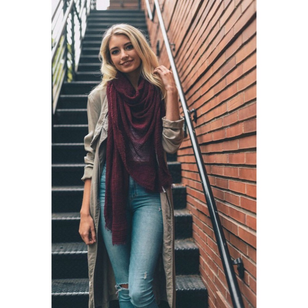 Put Together Shredded Light Scarf - Burgundy - Picture 3 of 4